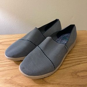 Blue striped flats